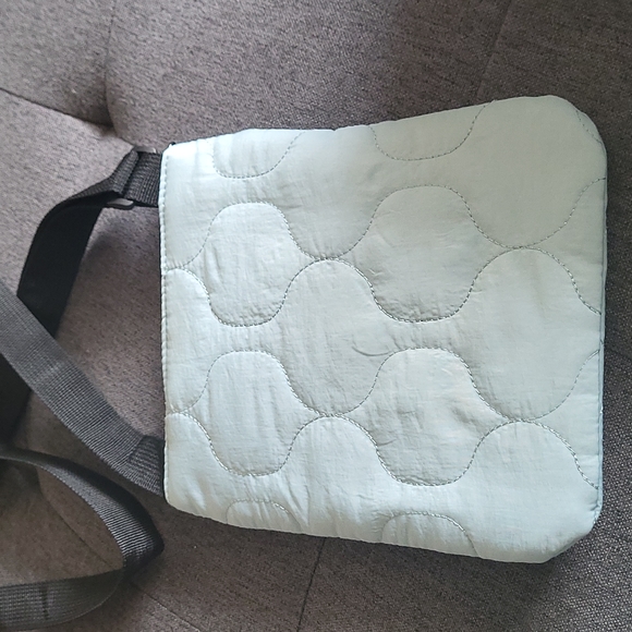 OBEY SIDE BAG - Picture 2 of 2